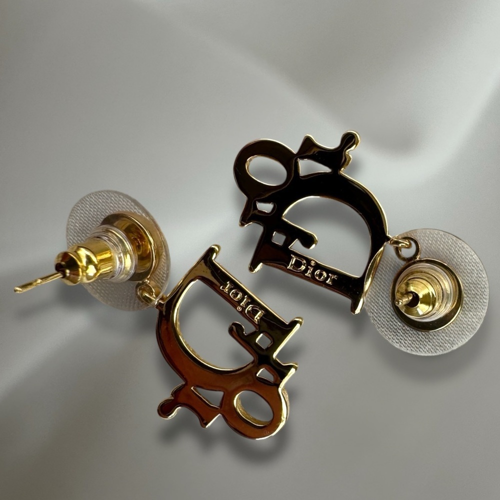 ❤️DIOR Gold Stamped Earrings - Picture 2 of 6